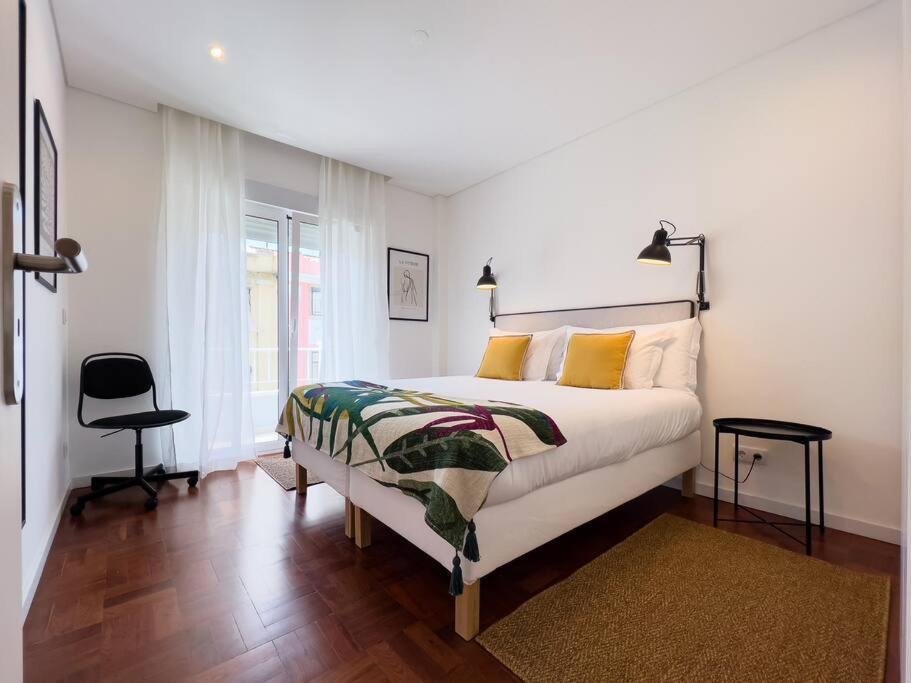 Ferienwohnung Olaias Lisbon 2 Bed Near Metro 2 Exterior foto